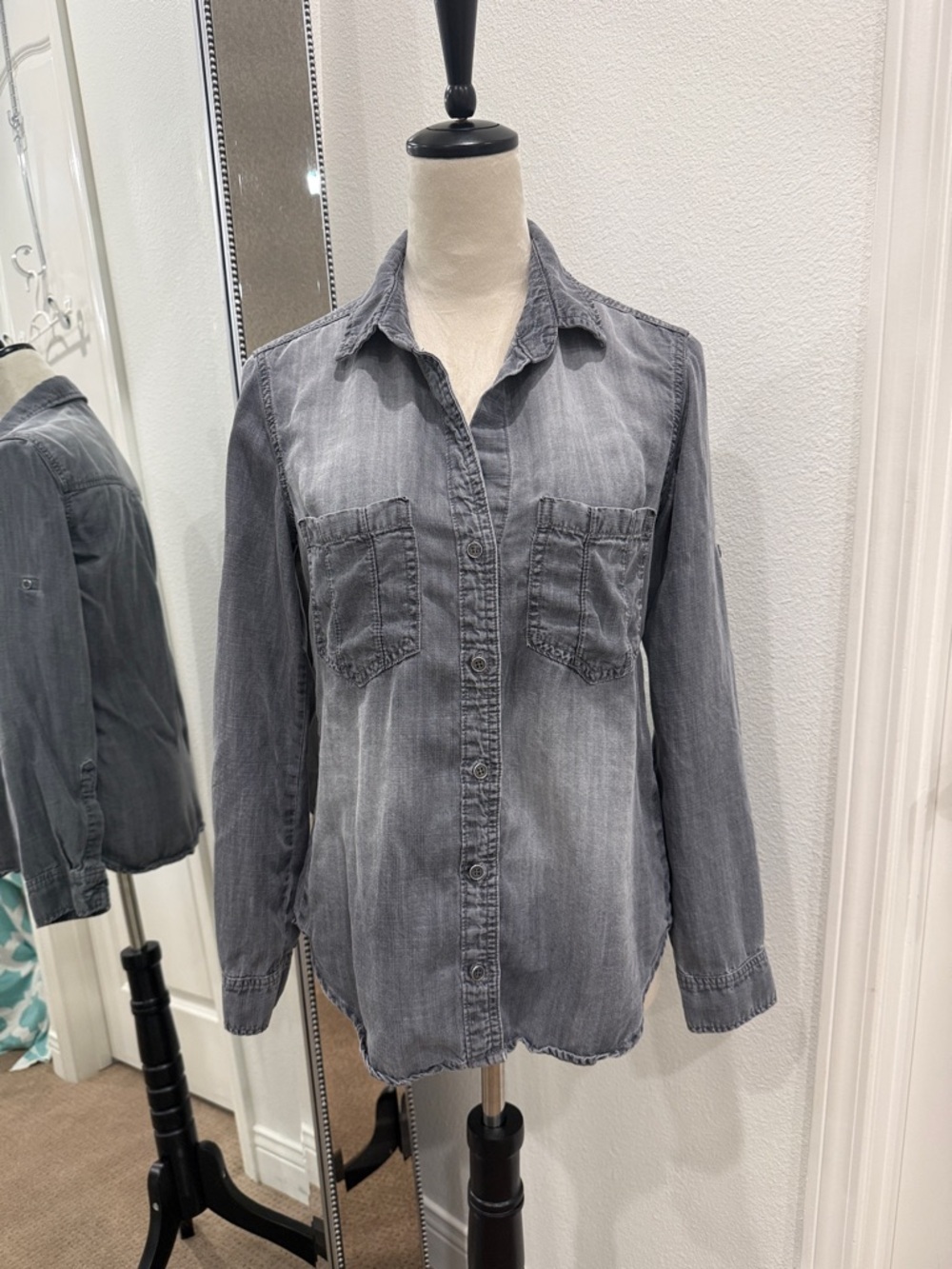 Bella Dahl Heathered Gray Button-Front Shirt